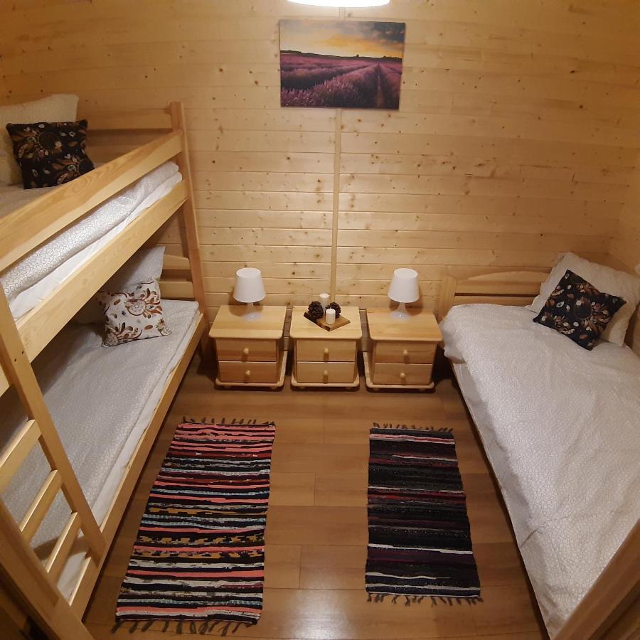 Domki Przy Jeziorze Wejsuny 루치아네 니다 외부 사진
