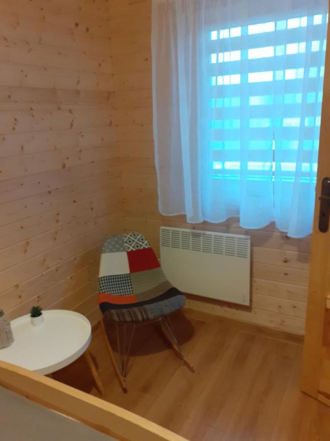 Domki Przy Jeziorze Wejsuny 루치아네 니다 외부 사진